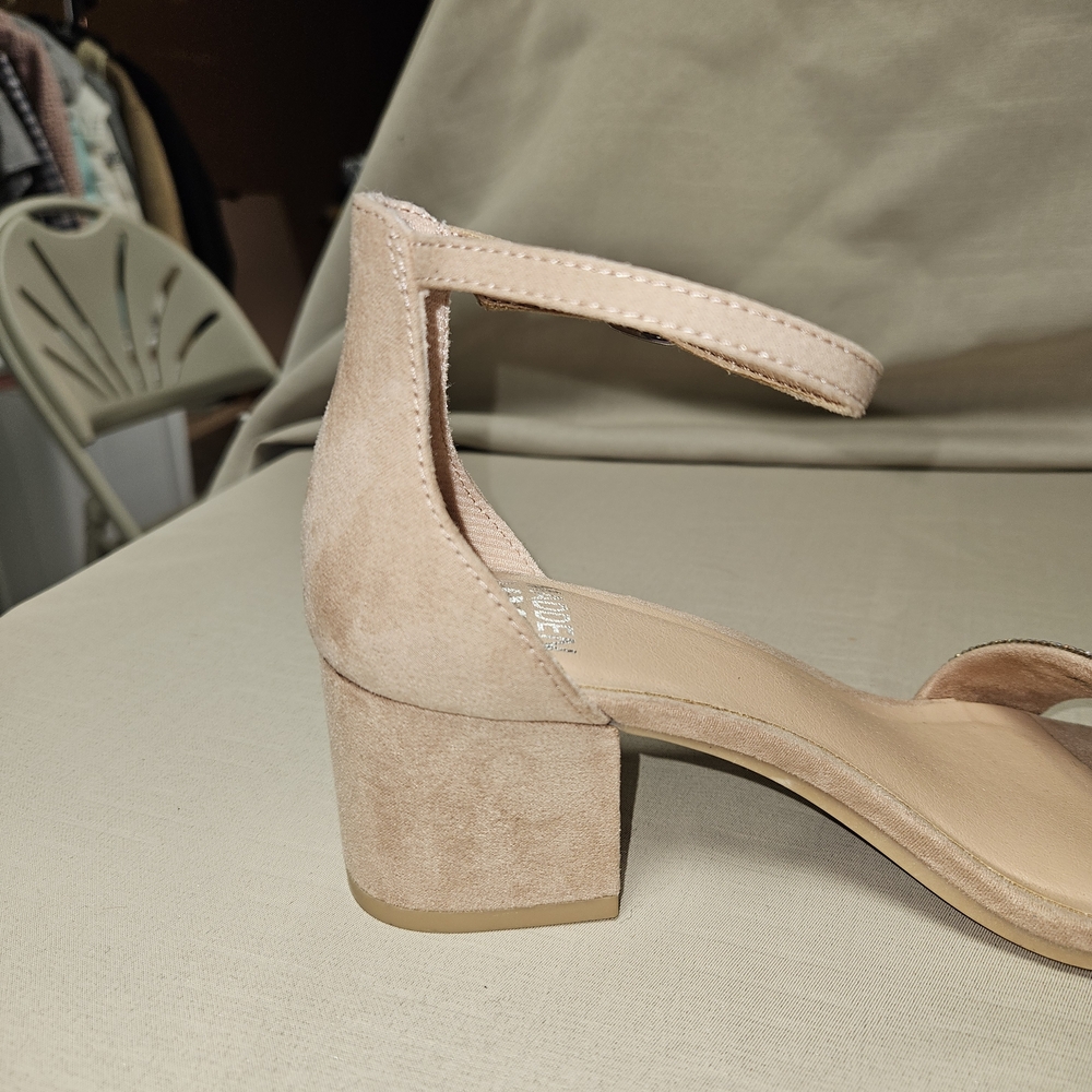 Madden NYC  Women's Tan and Glitter Heels size 7 - Picture 7 of 15